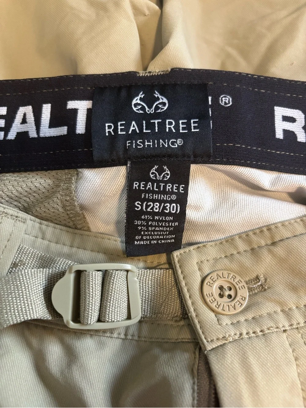 Realtree Men's Tan Cargo Shorts with Utility Pockets size Small 28/30 Elastic